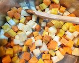 Zöldsègleves krumpligombóccal recept fázis 3 fotója