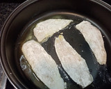 Foto del paso 1 de la receta: Merluza con marisco y langostinos en salsa