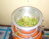 A picture of step 8 of Tumeric Rice and peas stew.