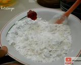 Foto langkah ke 4 dari resep Bolu Karamel atau Bolu Sarang Semut.
