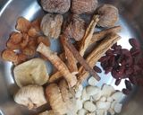 Foto langkah ke 1 dari resep Chines soup herbal.