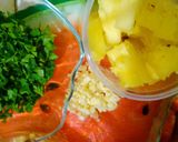 Foto del paso 1 de la receta: Brochetas afrodisiacas de fresas y camarón al perejil