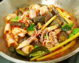 Foto langkah ke 5 dari resep Tumis Cumi Asin Petai.