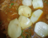 மட்டன் உருளைக்கிழங்கு குருமா(mutton potato curry recipe in tamil) ரெசிபி ஸ்டேப் 5 புகைப்படம்