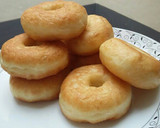 Foto langkah ke 4 dari resep Donat ekonomis lembut tanpa telur - anti gagal.