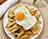 Foto del paso 5 de la receta: Macarrones con Huevo a la Plancha y Pimiento Verde