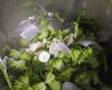 A picture of step 5 of Broccoli Almond soup.