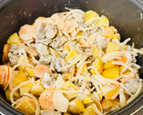 A picture of step 5 of Venison in cream, with potatoes in a multicooker.