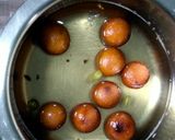 A picture of step 6 of Bread gulab jamun.
