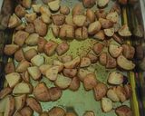 Foto del paso 7 de la receta: Filetes de pollo marinados acompañados de escalivada y patatas al horno con tomillo y limón
