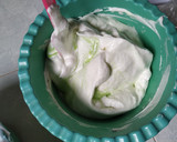 Foto langkah ke 4 dari resep Chiffon cake pandan putih telur ci Tintin Rayner.