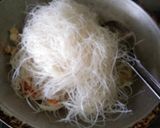 Foto langkah ke 3 dari resep Bihun goreng.