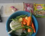 Foto langkah ke 1 dari resep Sayur Sop Bakso Bumbu Racik SIMPLE ENAK.