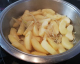 Foto del paso 2 de la receta: Hígado con manzana y arroz 🍏