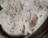 खारे शंकरपाळे (Khare Shankarpale Recipe In Marathi) रेसिपी स्टेप 2 फोटो 