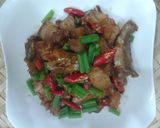 Hình bước làm 5 của món Khô cá đù kho thịt ba chỉ