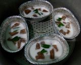 Foto langkah ke 6 dari resep Kue Keranjang Santan Kukus.