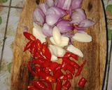 Foto langkah ke 2 dari resep Cumi Cah Kangkung Saos Tiram.