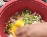 A picture of step 3 of Fish egg fry.