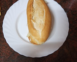 Foto del paso 2 de la receta: Bocadillo de pechuga empanada, tomate y queso