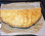 Foto del paso 5 de la receta: Empanada de atún y aceitunas con Nata y huevo tipo quiquet