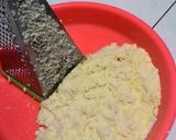 Foto langkah ke 1 dari resep Bolu kukus singkong pandan & strawberry.