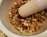 Petrezselymes zellerkrémleves, pirított dióval recept fázis 9 fotója