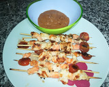 Foto del paso 5 de la receta: Brochetas de pollo y langostinos con crema de teriyaki
