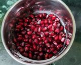 A picture of step 2 of Anar (Pomegranate) Juice.