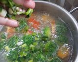 Foto langkah ke 4 dari resep Sup Ayam Makaroni.