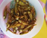 A picture of step 1 of Green tomato meen (mourola fish).