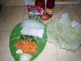 Sawi Gulung Isi Tahu Saus Asam Manis