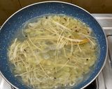 A picture of step 3 of Vegetable Noodle Soup.