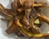 A picture of step 3 of Potato Peel Crispy Crunchy Chips for munching😄😋.