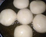 Foto langkah ke 9 dari resep Roti goreng isi kelapa.