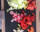 A picture of step 1 of Early summer salad.
