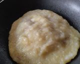 Foto del paso 4 de la receta: Arepa🫓de yuca rellena de carne🥩bbq y queso🥯🧀🧇