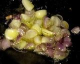 Foto langkah ke 2 dari resep Tumis Terong Ungu Jamur Kancing.