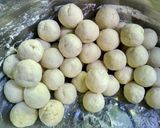 Foto langkah ke 2 dari resep Cilok Kuah Telur Pedas.