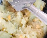 A picture of step 2 of Suji Halwa.