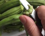 A picture of step 1 of Mediterranean Okra and Tomato Stew.