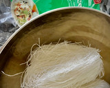 Foto del paso 3 de la receta: Crispy hot chicken con noodles de arroz