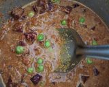 A picture of step 5 of Beetroot - green peas curry.