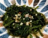 Foto langkah ke 5 dari resep Tumis Morning Glory Khas Vietnam (Rau muống xào tỏi).