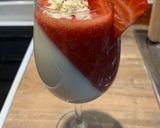Fehércsokis epres panna cotta recept fázis 2 fotója