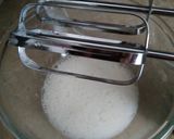 A picture of step 2 of Strawberry red cake.