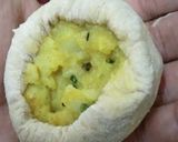 A picture of step 3 of Aloo Paratha.