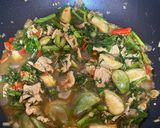 รูปขั้นตอนการทำที่ 3 ของ แกงอ่อมหมูใส่ผักหวาน