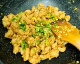 รูปขั้นตอนการทำที่ 5 ของ หมูเด้งผัดไข่แดงเค็ม