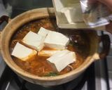 Foto langkah ke 3 dari resep Korean Kimchi Soup in Pot.